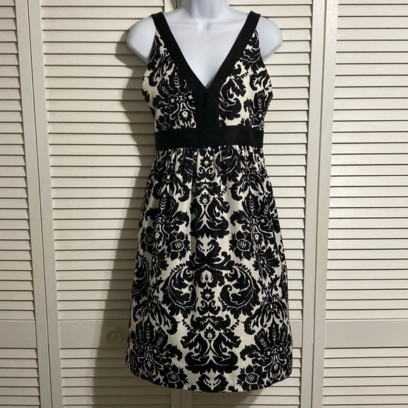 LOFT Dresses & Skirts - Ann Taylor Loft damask dress!